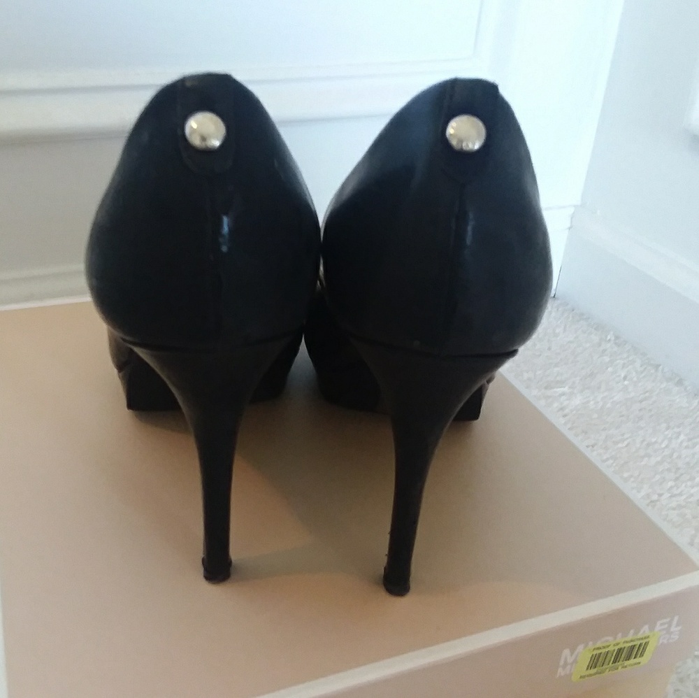 Michael Kors Ladies Platform 3 1/2 inch Shoes - Picture 3 of 4